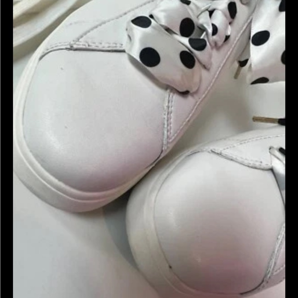 Kate Spade White Leather Sneakers with Polka Dot Ribbon Shoe Size 9.5 - Picture 4 of 6
